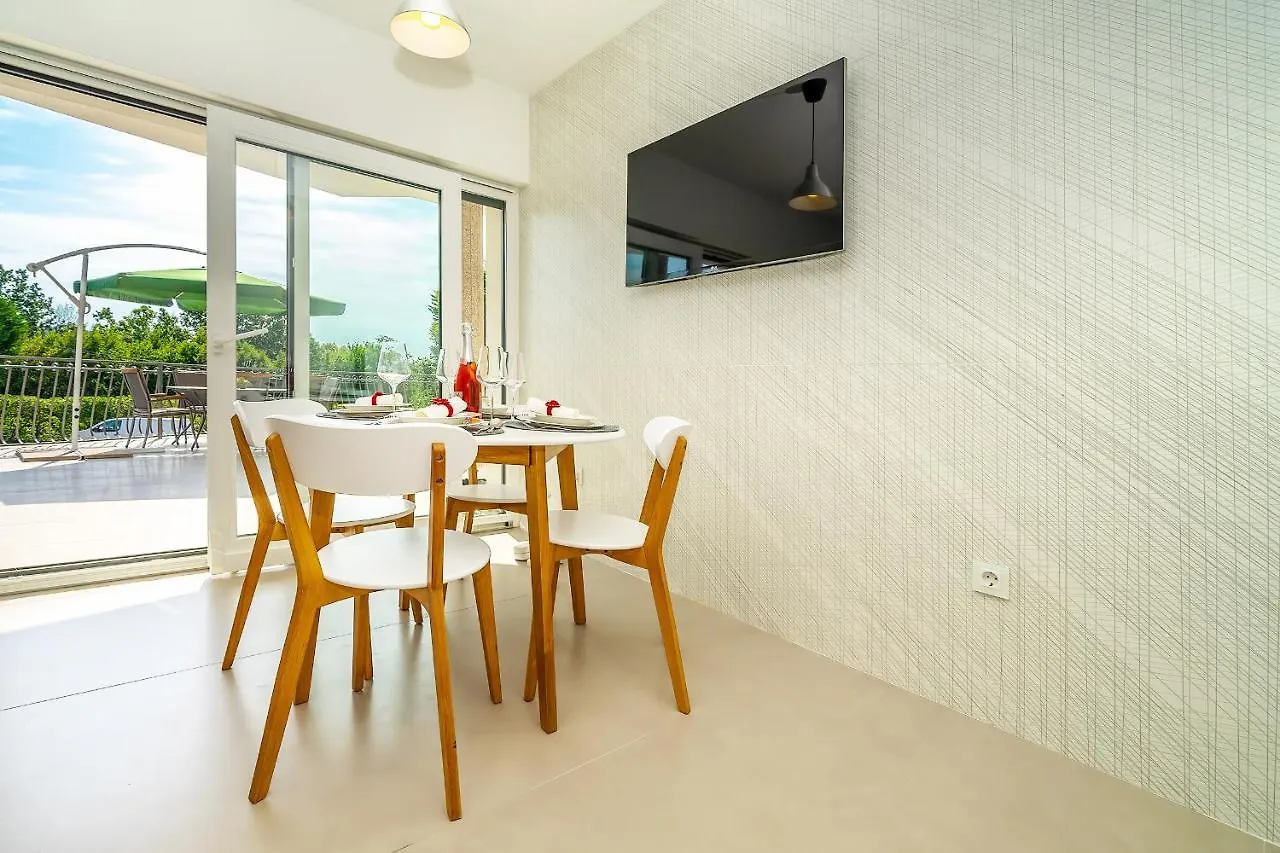 Apartment Veroeva Rukavac  Croatia